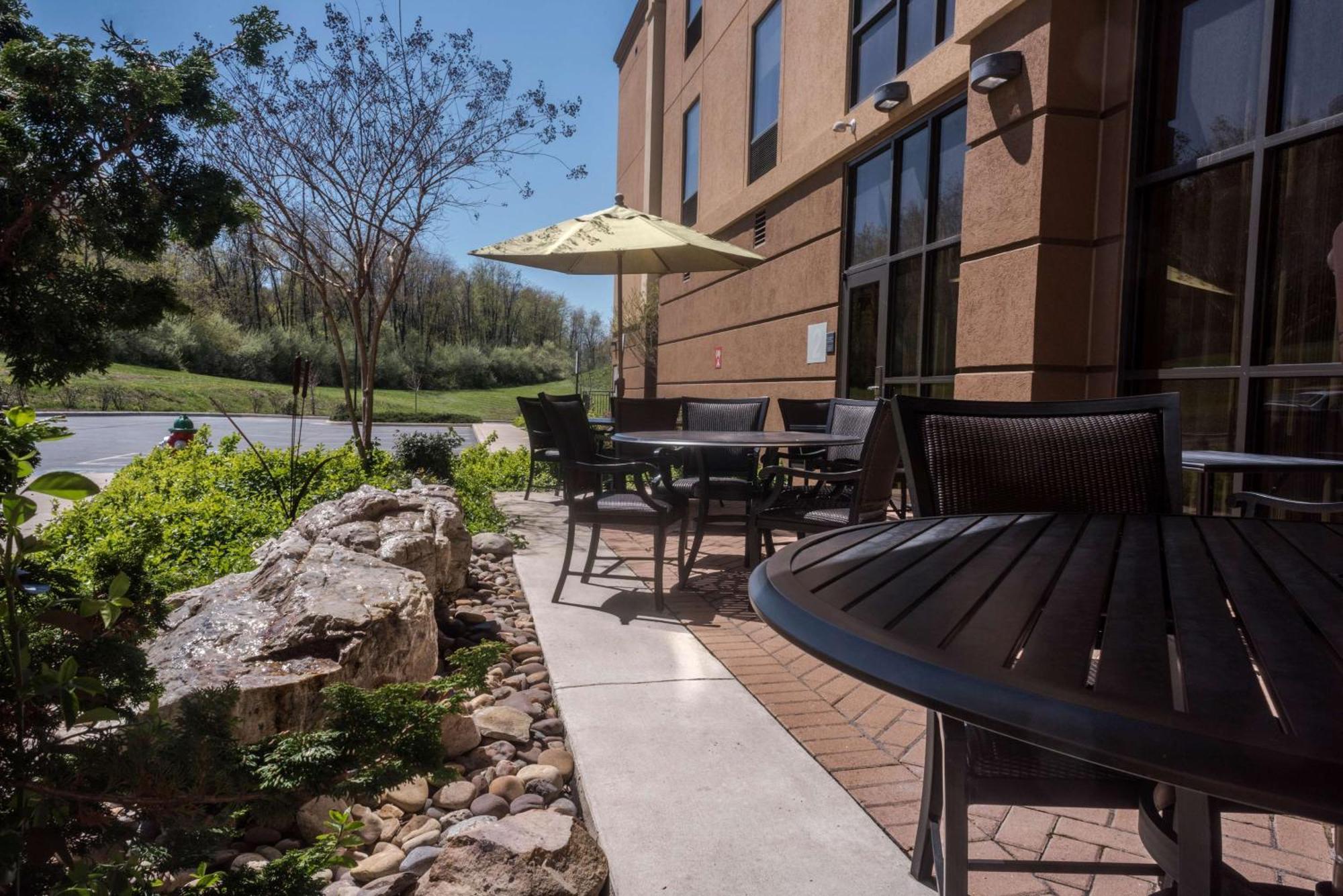 Hampton Inn And Suites Woodstock, Virginia Exterior photo